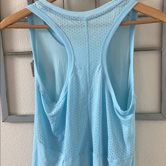 NWOT Bundle of 2 Champion Workout tank tops SZ Med - Picture 5 of 8